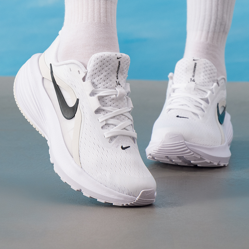 Nike Women's Sports Shoes Down - огляд і ціна Women Shoes Nike